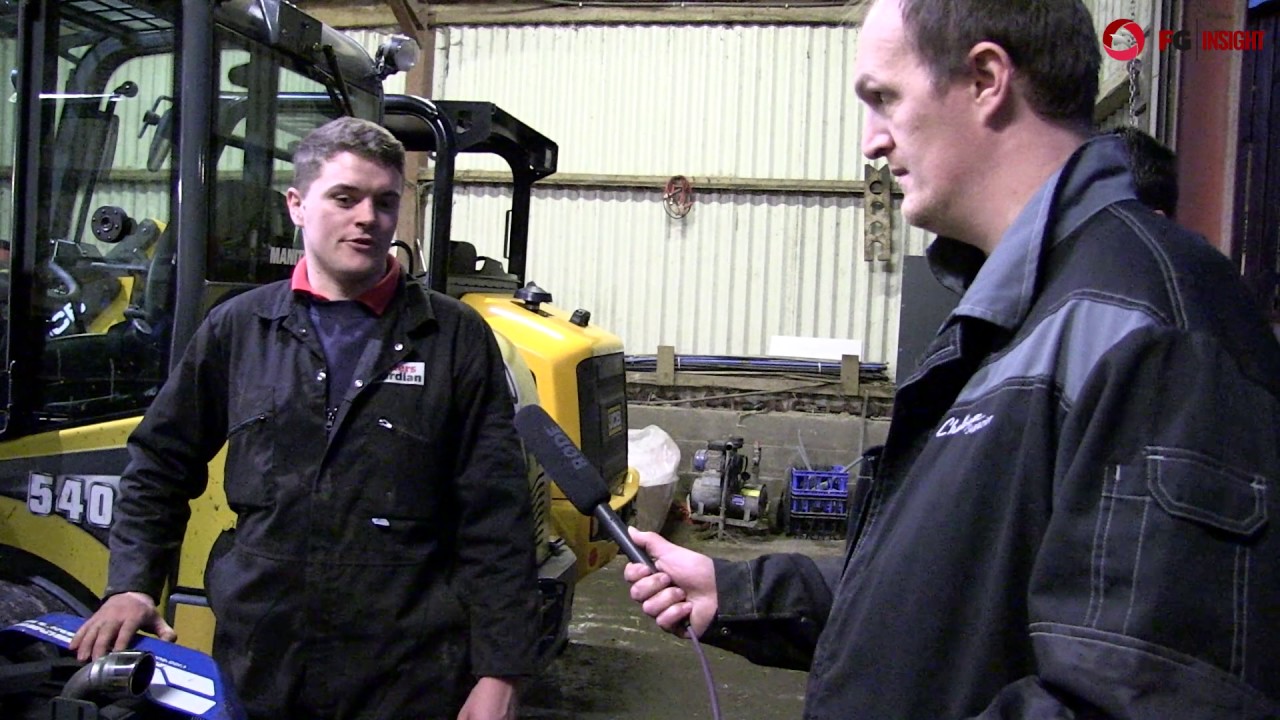 Mini loader comparison test: Machine maintenance