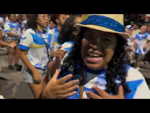 Street rehearsal of Portela for Carnival 2026. 💙👏🏻👏🏻