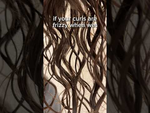 How to turn wet frizz into defined curls ✨ hope it helps💞 #curlyhair #curlyhairtips #definedcurls