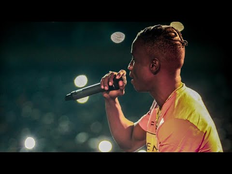 Jizzle did this at the DINDING MANSA Album Launching