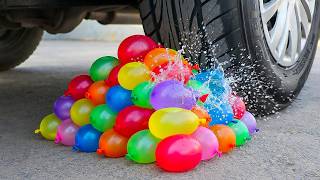 Aplastando Cosas Crujientes con el Coche | Experimento: Globos de Agua VS Rueda de Coche