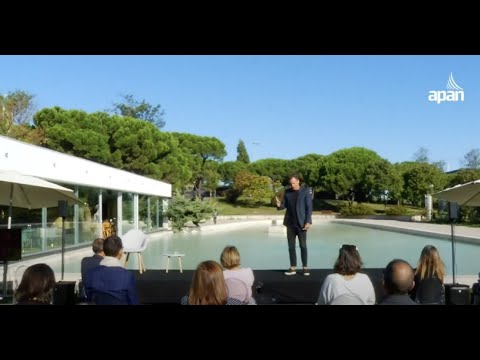 APAN FutureLab Keynote: The Hero Trap by Thomas Kolster, Sept 23, Lisbon