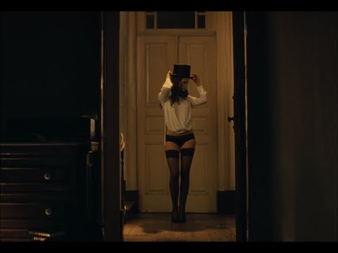 Porto (1st Clip 'Meeting in a Bar')