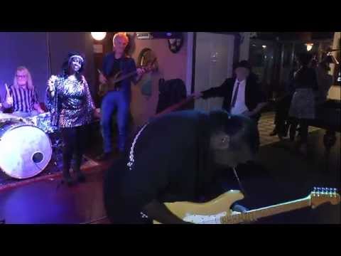 Diedra The Blues Diva - Bluesavond Cafe "DenS", Spijkenisse 9 nov2014 - "Little Wings"