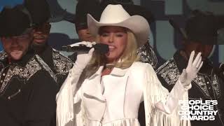 Shania Twain opens 2024 People&#39;s Choice Country Awards