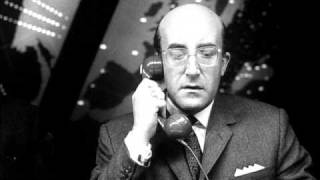 Cass McCombs - A Comedian Is Someone Who Tells Jokes