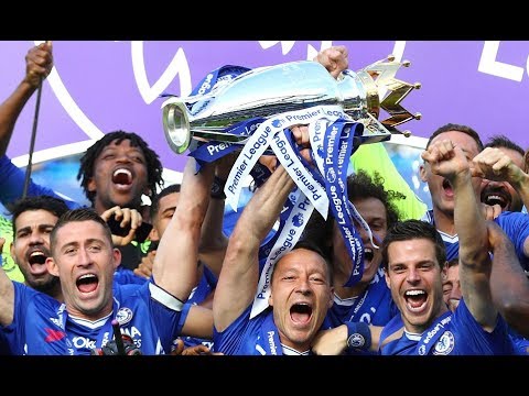 Chelsea Lift Premier League Trophy 2017