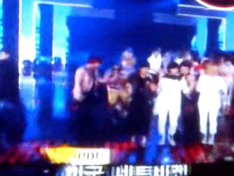 [MUST SEE] 2PM & BOYFRIEND [ Taecyeon HUG JO TWIN]