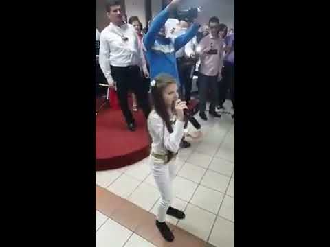 milica stanisic Nova zvezda. Danas majka zeni sina