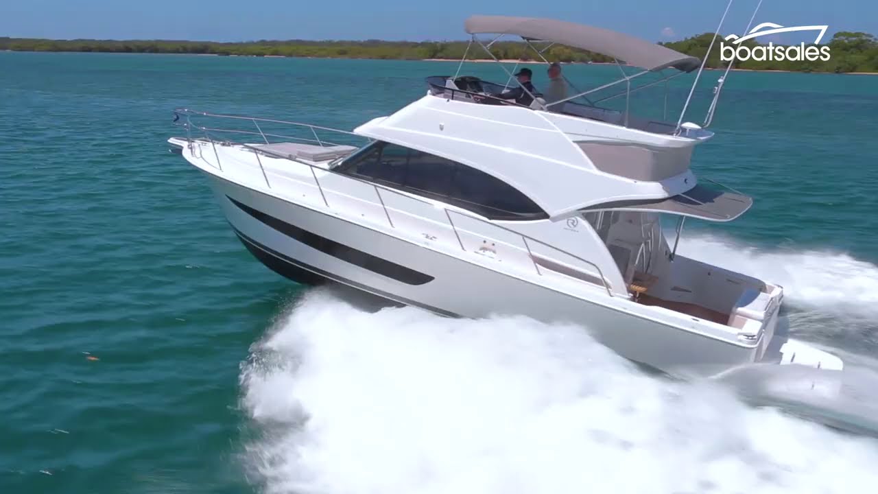 Riviera 39 Open Flybridge - Review