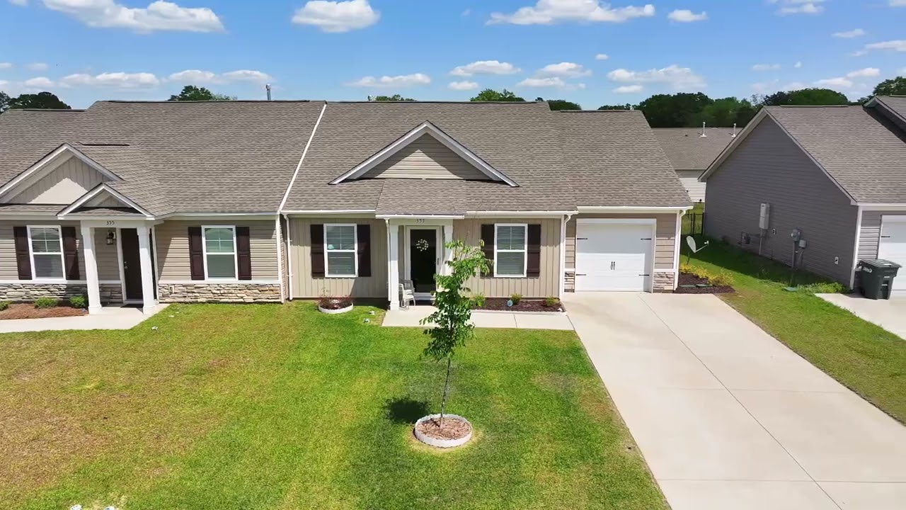 Stillpointe Community Highlight