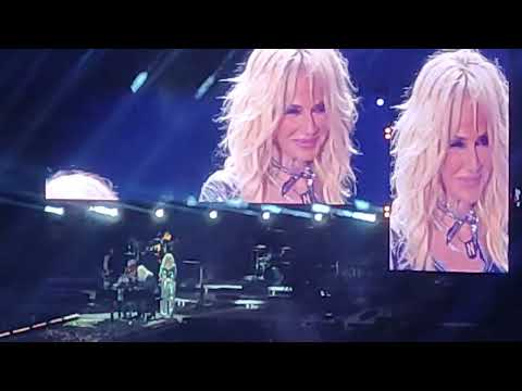 Anna Vissi ✨ Nikos Karvelas ⚡ Δώδεκα ⚡live Θέατρο Πέτρας ⚡ 12-7-23 #music #live