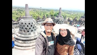 preview picture of video 'Holiday in Jogjakarta, Borobudur, GerejaAyam di bukit Rhema dan Pantai Selatan'