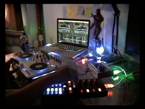 Mistah J - 90's Hip Hop Mix - Traktor Scratch Pro 2 + Vestax VCI 100 Mk II + Kontrol X1