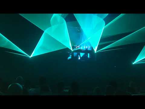 Chris Schweizer b2b Heatbeat playing ID @ Asot 850 Utrecht