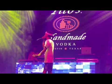 Parte de lo que aconteció en las justas en Ponce @saelo_official  rompiendo en tarima #justas2022 💚