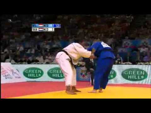 JUDO 2011 World Championships: Elisabeth Willeboordse (NED) - Anicka van Emden (NED)