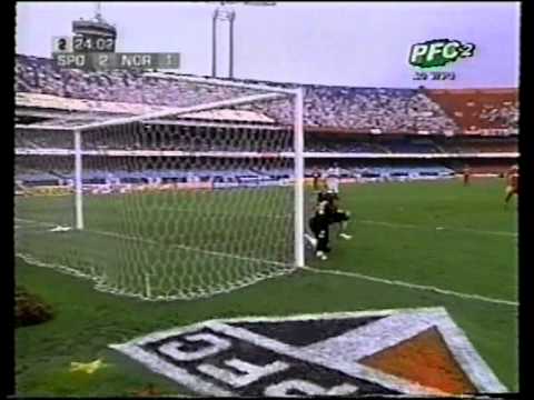 Melhores momentos do meia Leandrinho.