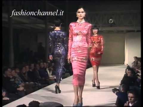 "Vivienne Westwood" Autumn Winter 1991 1992 Paris 2 of 4 Pret a Porter Woman by FashionChannel