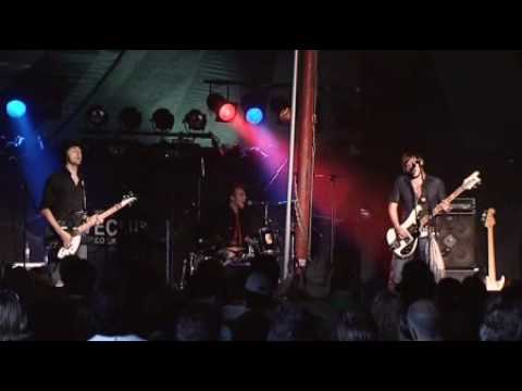 The Le Brocks - On Without Me Live @ Guilfest 2007