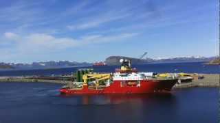 preview picture of video 'Polar King berthing at Kirkegårdsøya at Polarbase'