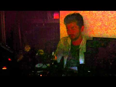 FUNKY GONG DJ PLAY @TRUMP ROOM SHIBUYA 2010 1103.MOV