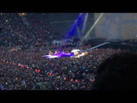 U2 Singing in the rain & Bad Live Berlin 12.07.2017