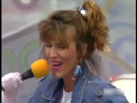 Linda Jo Rizzo - Passion (Live)  * Radio Italo Disco Net [www.italo-disco.net]