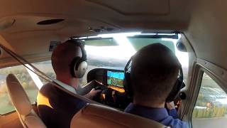 preview picture of video 'Crosswind Landings with Student Pilot at Aurora State Airport (C-172 G1000)'