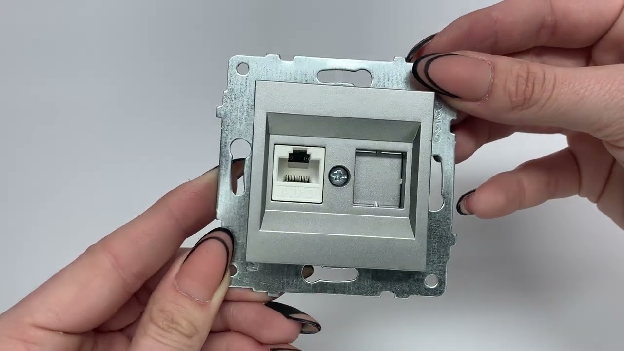 Розетка одинарная компьютерная RJ-45 OVIVO Grano серебро (600-000310-229)