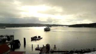 preview picture of video 'Ferry Traffic at the Orcas Landing'