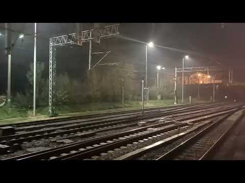 Wyjazd z stacji Częstochowa z okna pociągu TLK "Karpaty". 09.04.2023 r.