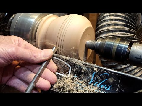 Woodturning | Turning An Urn