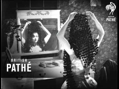 The Coquettish Mantilla - And How To Wear It (1922)