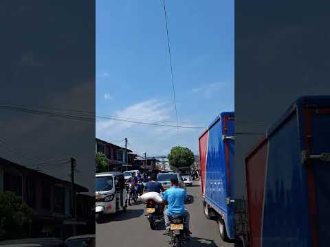asi se ve el comercio un jueves en cartagena del chairá