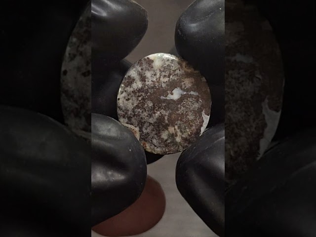 حجر عقيق داؤدي هيئة عيون طبيعي