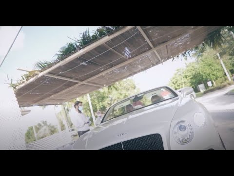 The Amazing Drive-Thru Sukkah!