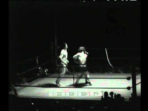 Mitri defeats Hazell by abandonment.