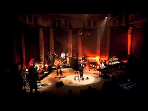 FiDO Live at Gare du Nord -  Evelyn, A Modified Dog