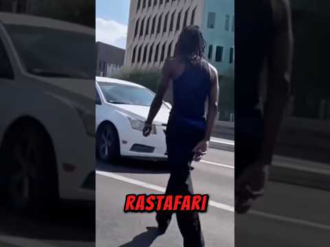 Un hombre decidió molestar a varios conductores pero llegó su karma instantáneo justo a tiempo