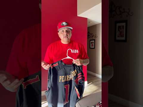 Жена выбирает мне наряд для Gameday! #49ers #мужжена #папинажизнь #смешно #верный49ers