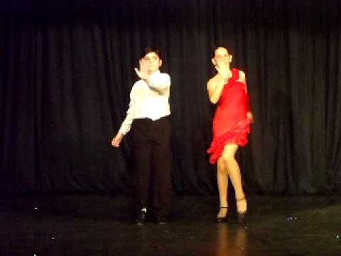 Malki zvezdi na stzenata - PEPERUDITE tantzuvat rumba i djaif