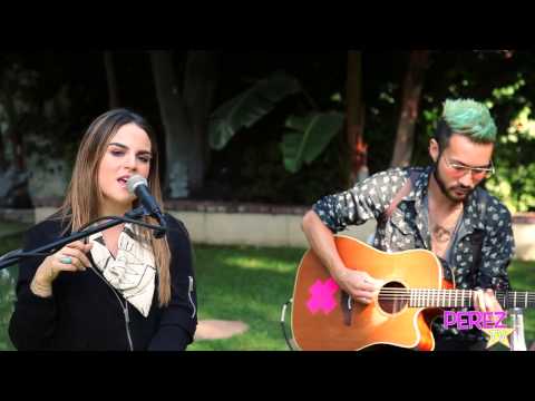 EXCLUSIVE! JoJo Puts Middle Fingers Up To Fake Ass B*tches In A FAB. New Acoustic Performance!