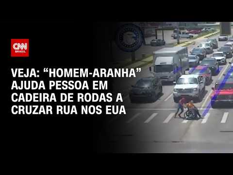 “Homem-Aranha” ajuda pessoa em cadeira de rodas a cruzar rua nos EUA; veja imagens | CNN BRASIL