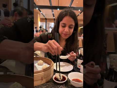 Trying Expensive Momos In Singapore 😍😍 | Din Tai Fung Restaurant Review | So Saute #shorts