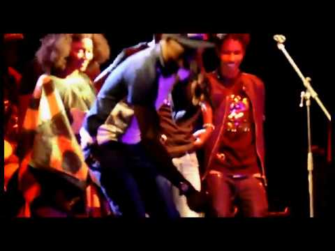 Iboss bandi fepp fait vibré le public ;concert à la place faidherbe .....