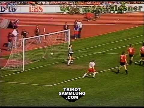 Trikot von Hansi Pflügler. Getragen am 16.04.1988 Hannover 96 - FC Bayern 2:1