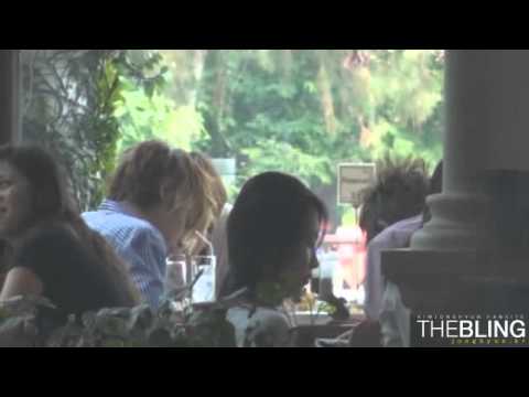 [THE BLING] 091204 Jonghyun & SHINee Eating @ THAILAND