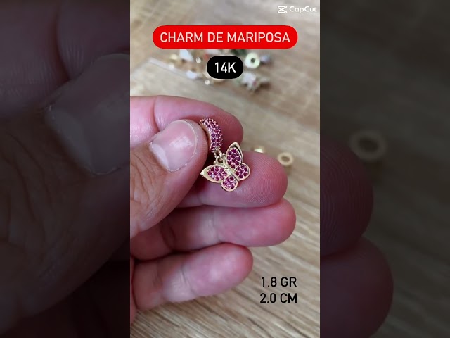 Vídeo relacionado con LILLY MARIE Collar De Oro Con Colgante De Letra Personalizado Y Piedras De Zirconia