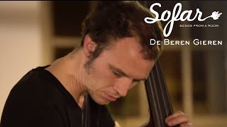 Check out this awesome live video: De Beren Gieren @ Sofar Sounds London!